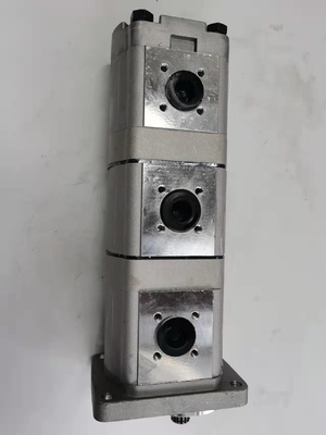 قطعات یدکی بیل مکانیکی چدنی پمپ دنده 3 مرحله ای نقره ای Kubota UU40 15T