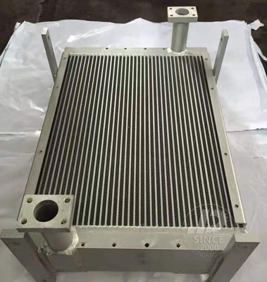 مخزن آب رادیاتور آلومینیومی قطعات یدکی بیل ولوو EC360 EC460